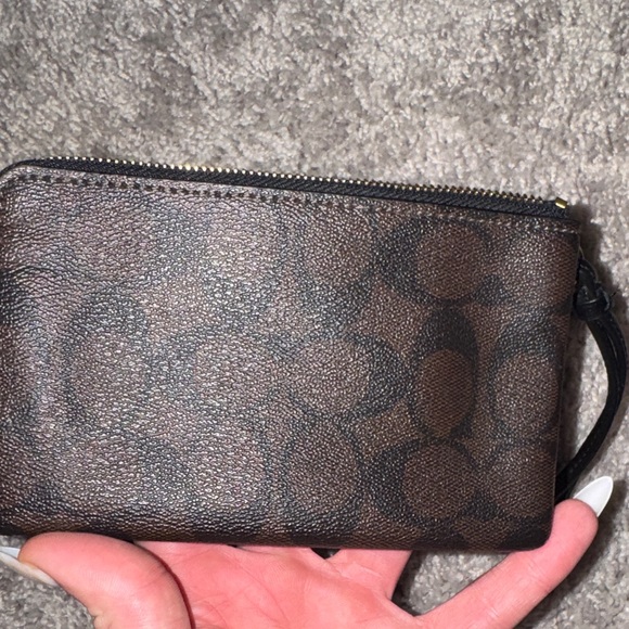 Coach Signature Jacquard Wristlet - Picture 6 of 9